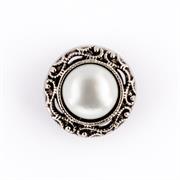 Pearl Button W. Silver Edge,24, 15mm  Shank